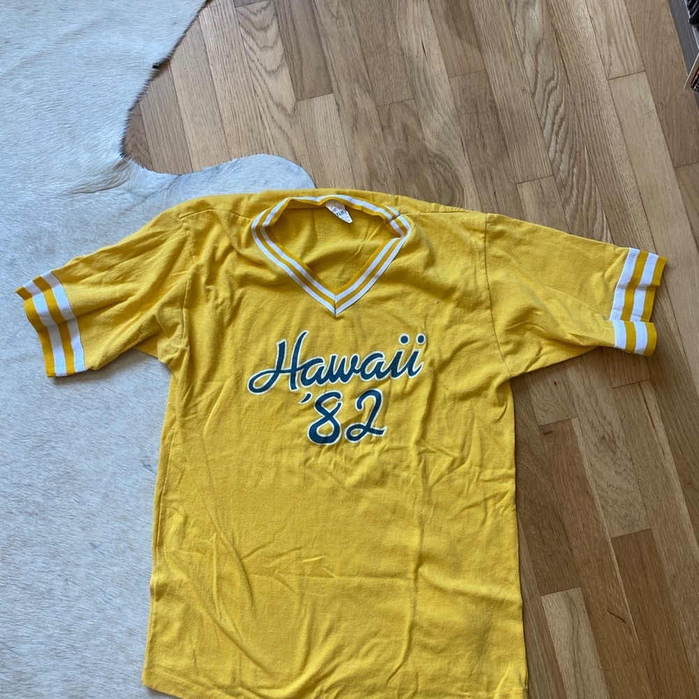 Yellow vintage Shirt with 'Hawaii '82' Print
